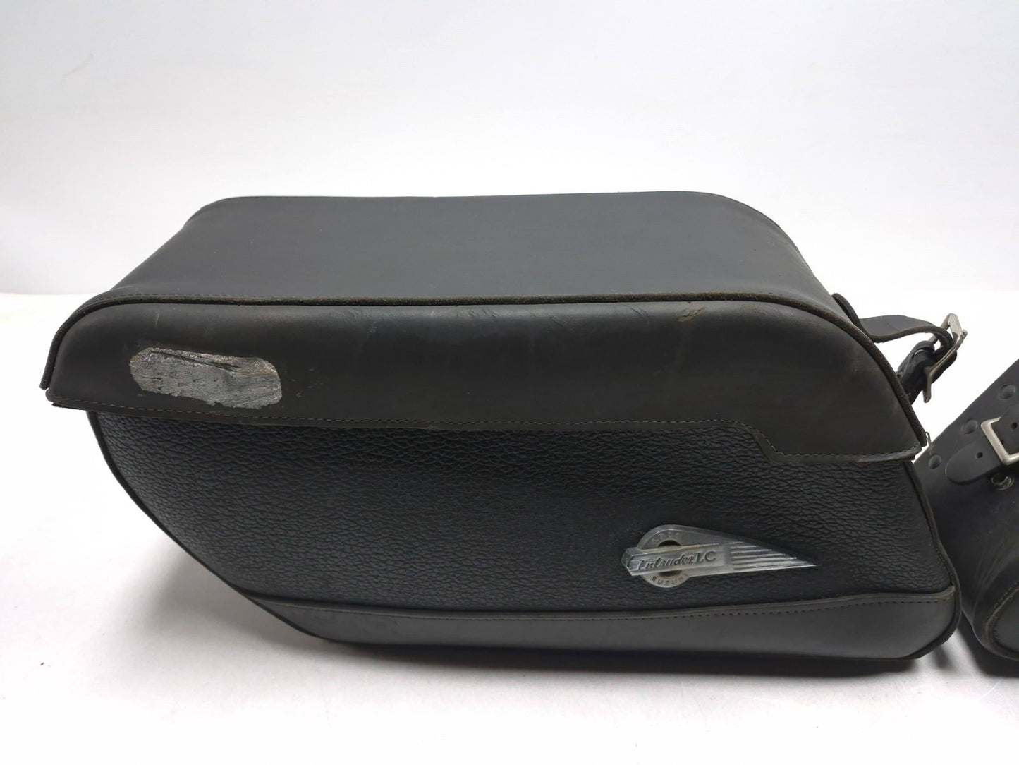 1999 Suzuki Intruder 1500 Rear Right & Left Luggage Saddle Bag Pair OEM