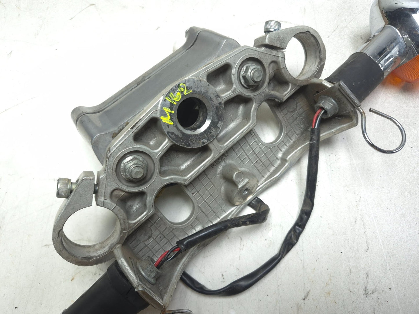 1991 Kawasaki Vulcan 500 En500 Front Fork Upper Triple Tree W/ Turn Signal OEM