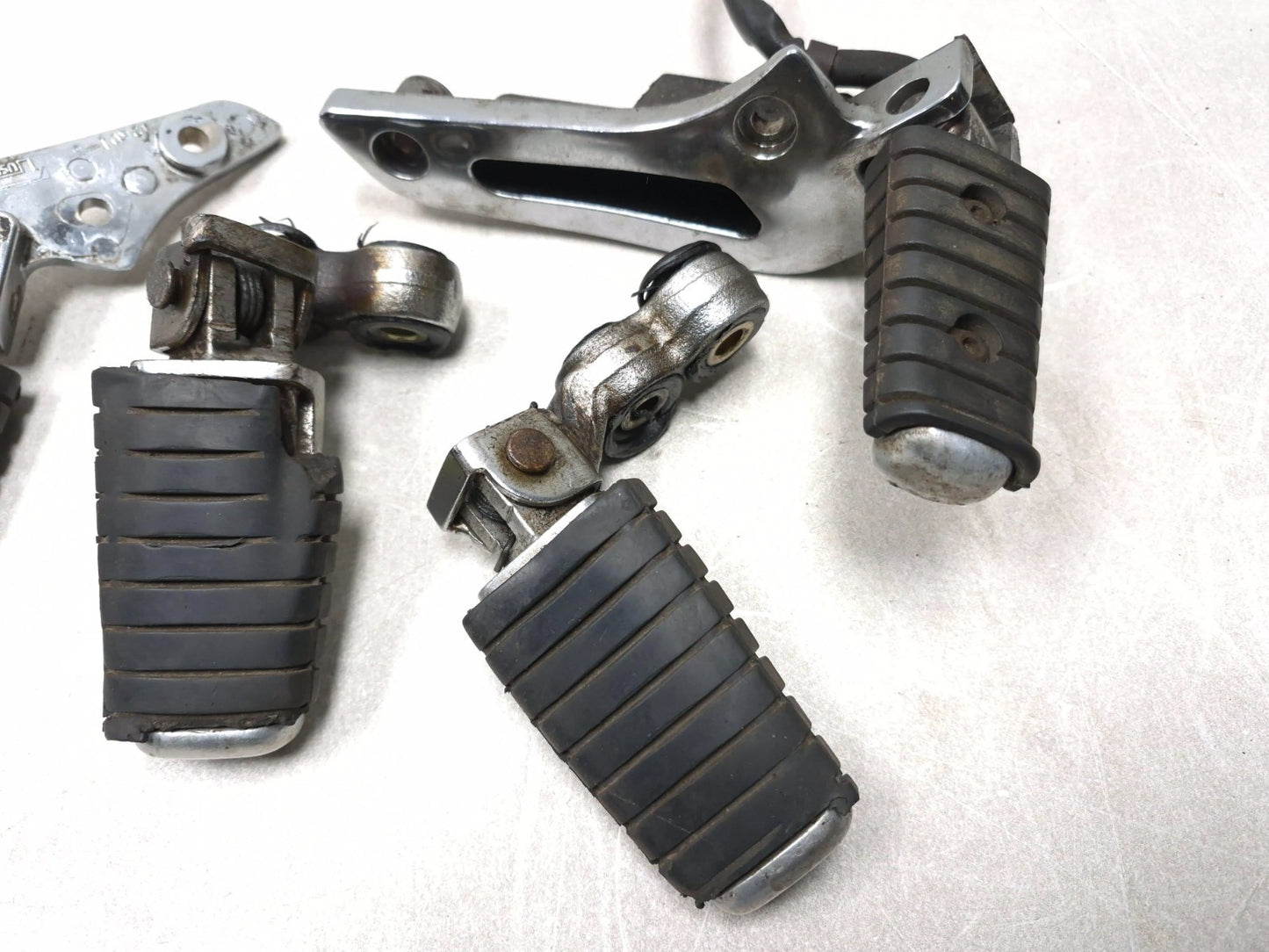 1994 Yamaha Virago Xv1100 Rear & Front Footrest 4 Pcs OEM