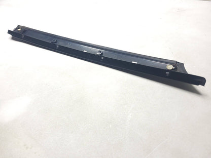 2007 Range Rover A Pillar Exterior Windshield Molding Passenger Side Right OEM
