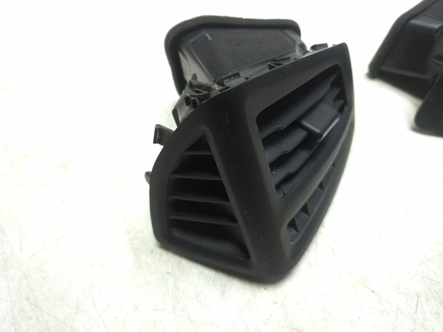 2016 Ford Transit Connect Dash Ac Heater Air Vent Left & Right OEM