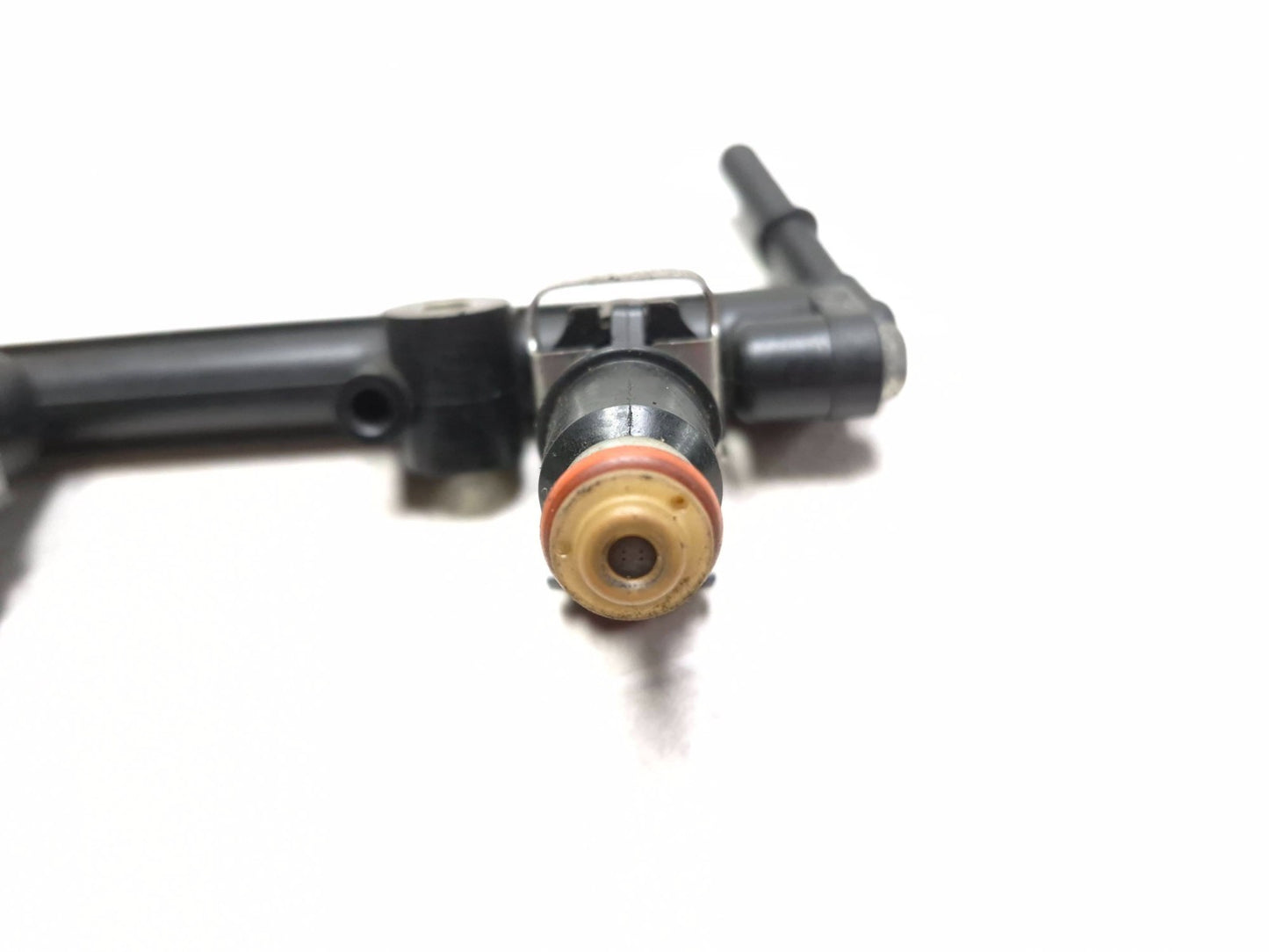 2005  Triumph Sprint St Gas Fuel Injectors & Fuel Rail OEM