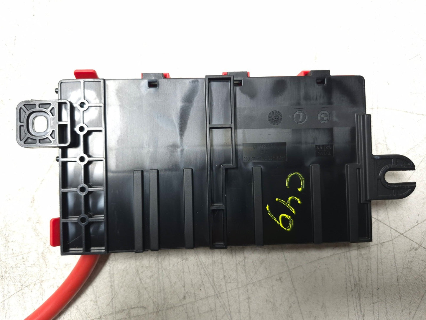 2013 BMW 328i F30 Power Distribution Control Fuse Box Module OEM