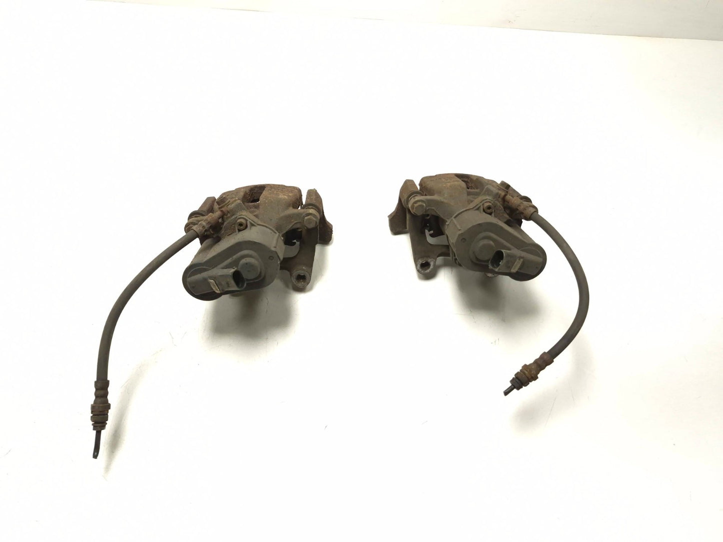 2011 Volkswagen Tiguan Rear Brake Caliper Left & Right Pair OEM