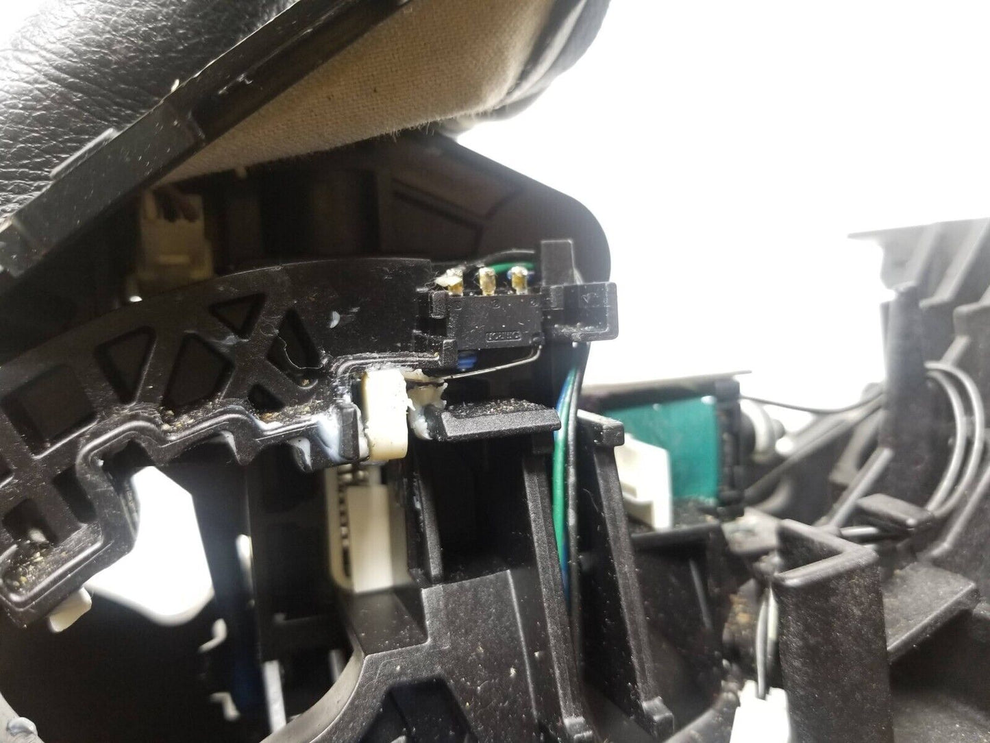 12 - 14 Ford Focus Gear Shifter Selector Lever At OEM