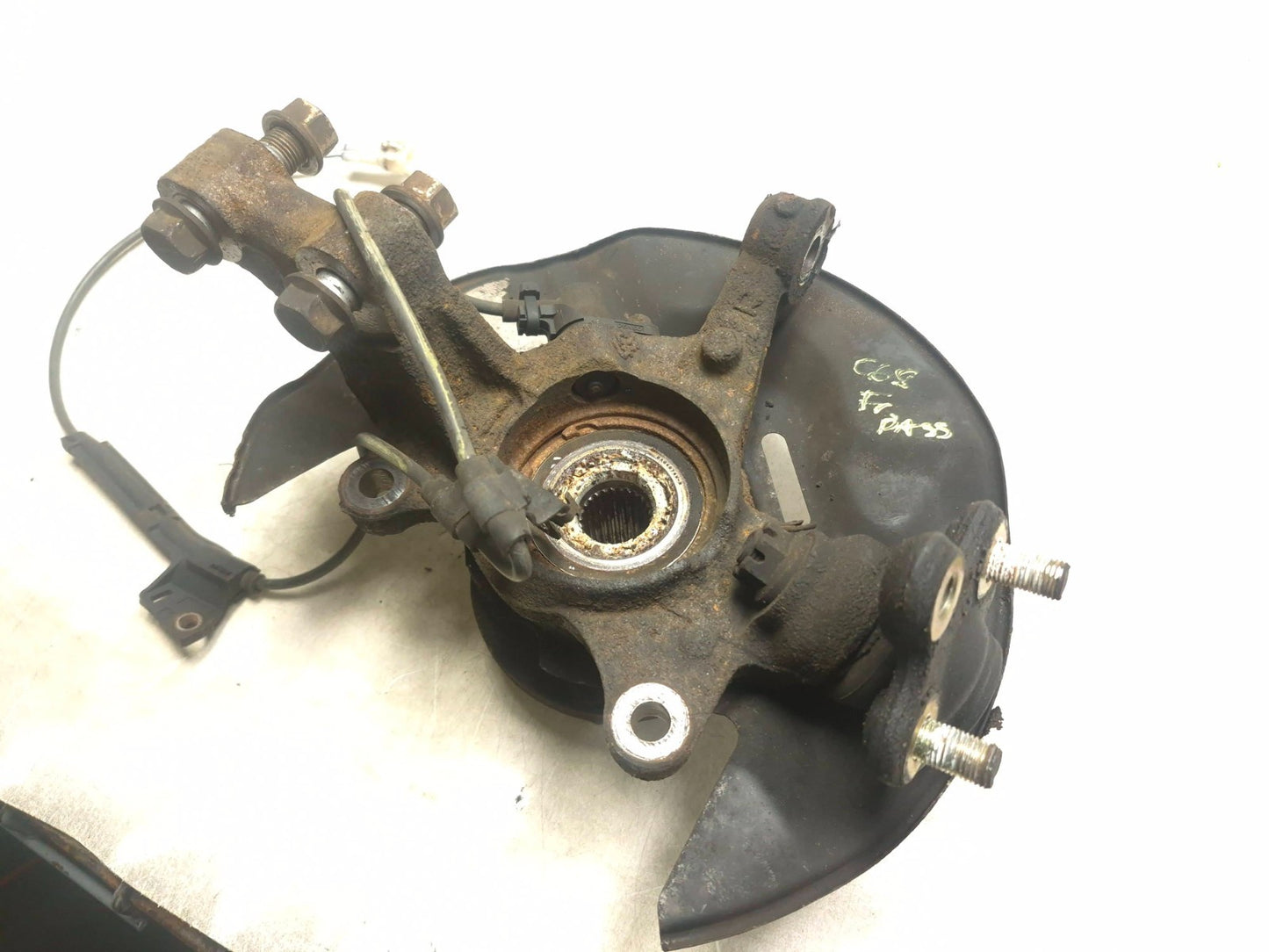 2007 Toyota Corolla Front Spindle Knuckle Wheel Hub Passenger Side Right OEM