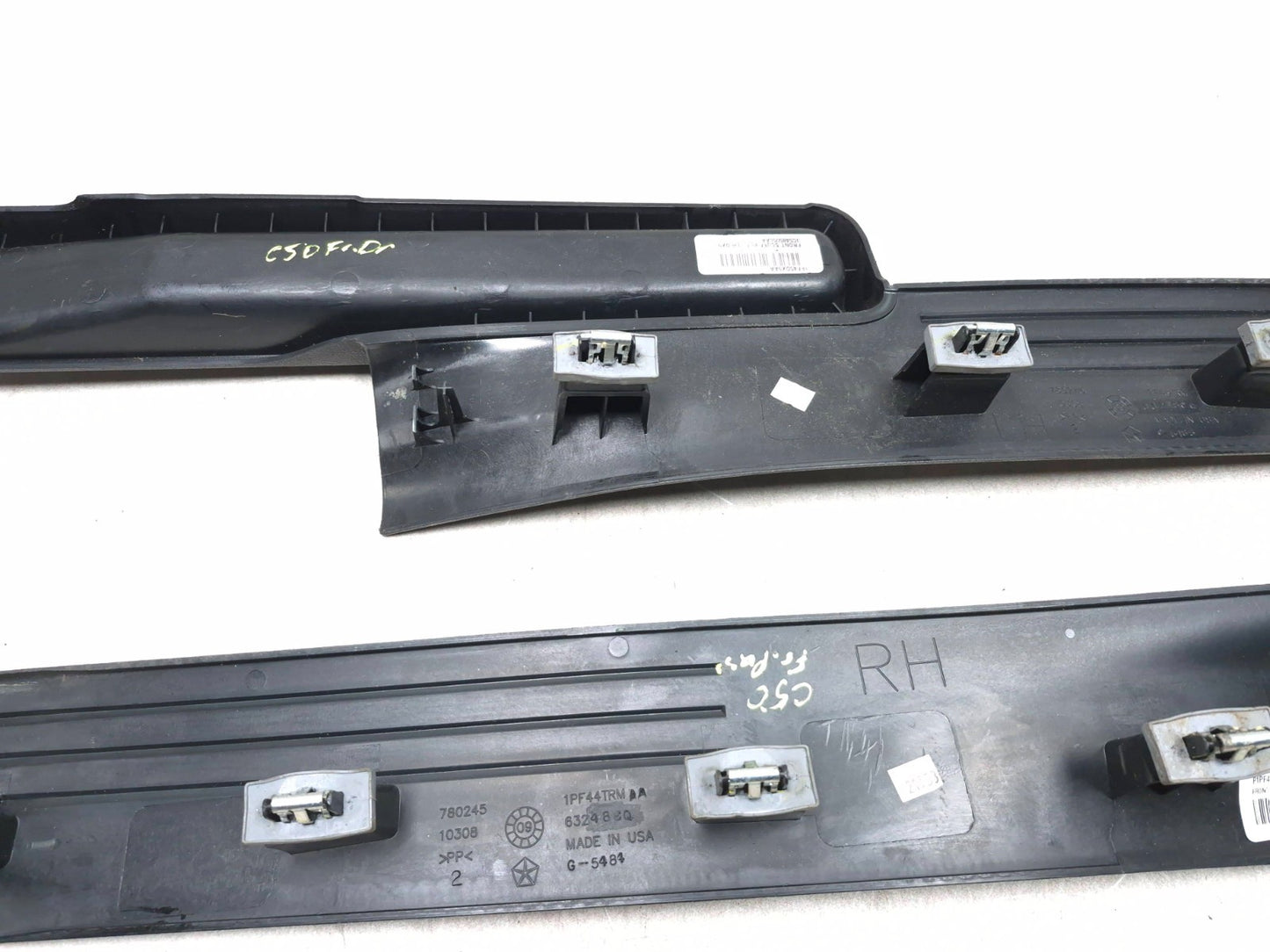 2013 Dodge Grand Caravan Front Door Sill Scuff Plate Left & Right Pair Oem✅