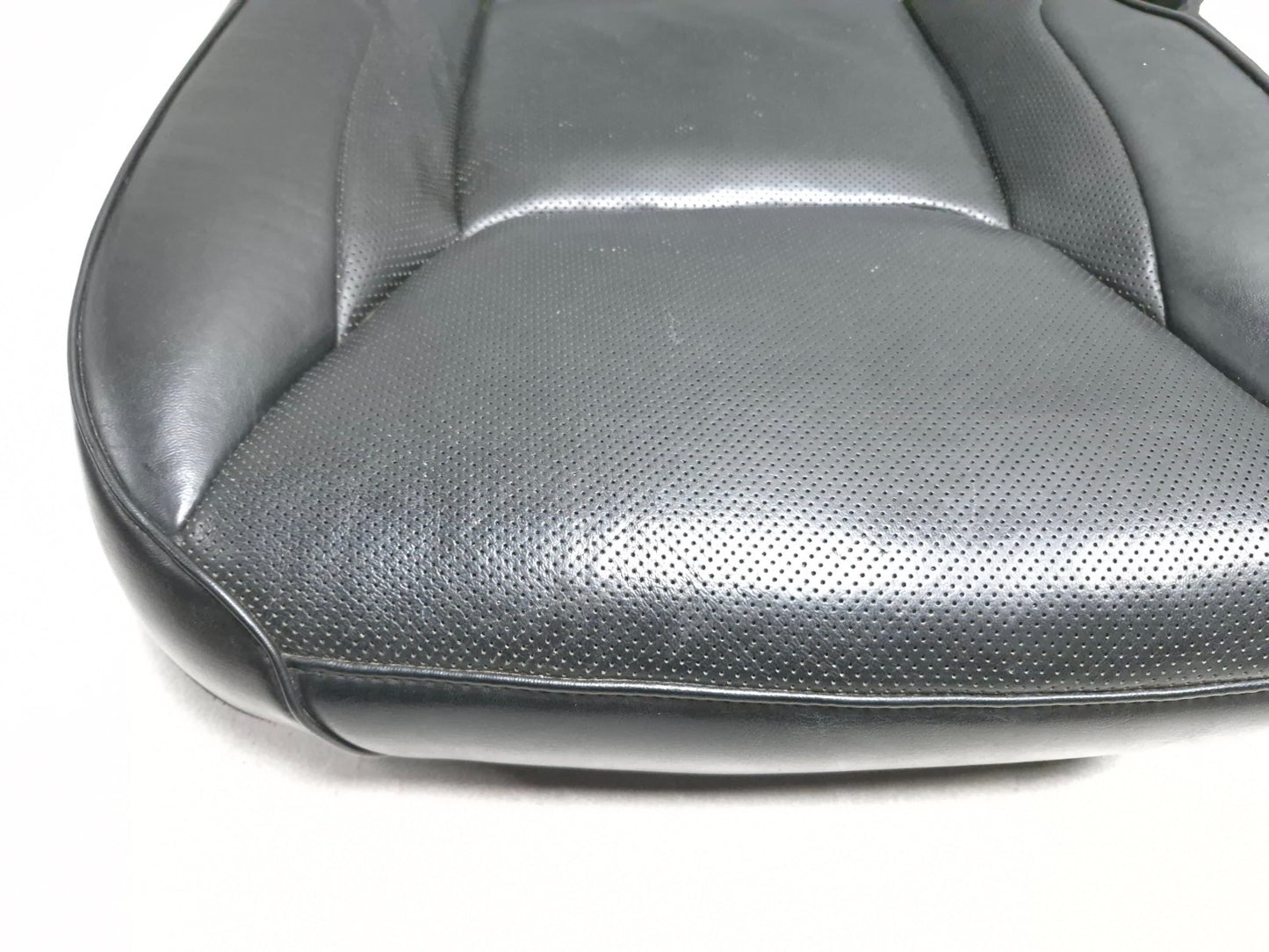 2018 Chrysler 300 Limited AWD Seat Cushion Front Passenger Side Lower OEM