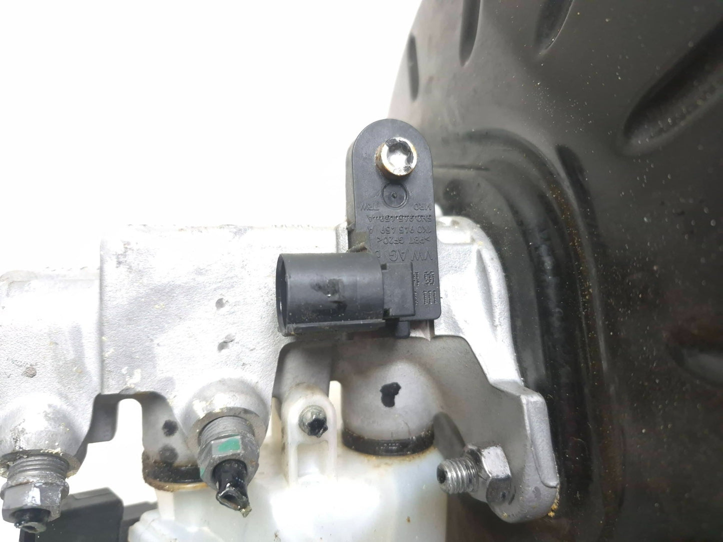2019 Volkswagen Jetta Power Brake Booster W/ Master Cylinder 5qm614105l OEM