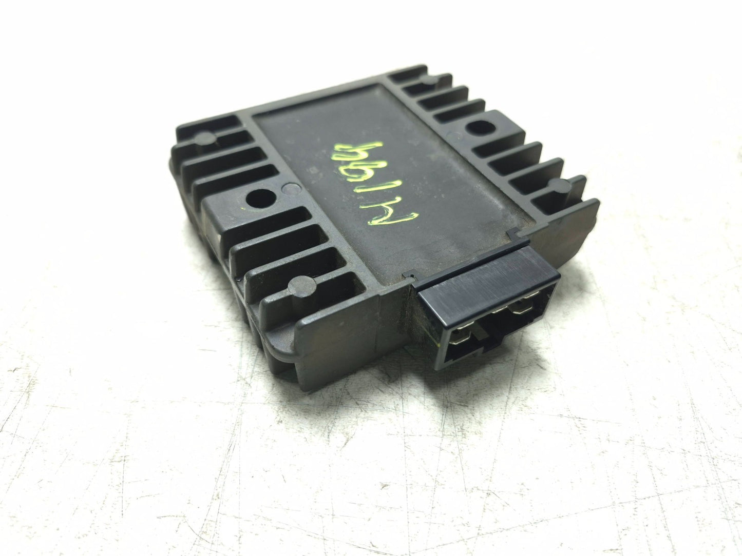 2009 Yamaha Fz6r Voltage Regulator Rectifier OEM