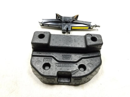 2009 - 2012 Hyundai Genesis Emergency Spare Tire Jack & Tow Hook W/ Case OEM
