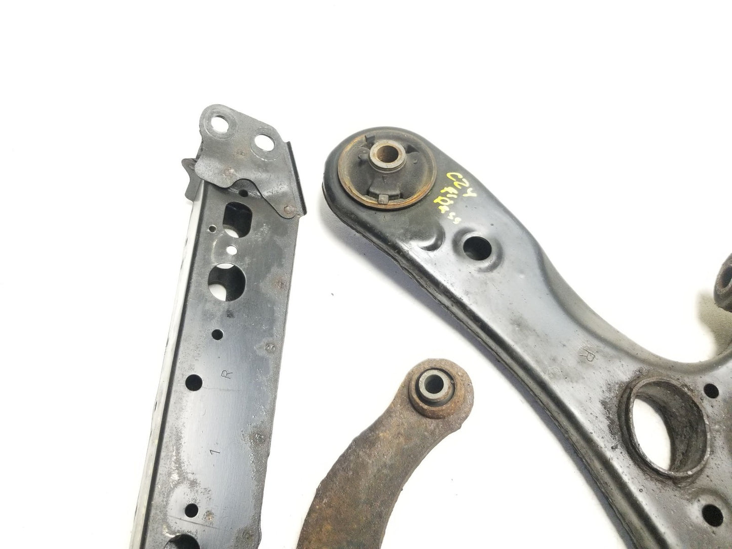 11-17 Lexus CT200h Rear Control Arm Passenger Side 5pcs Oem✅