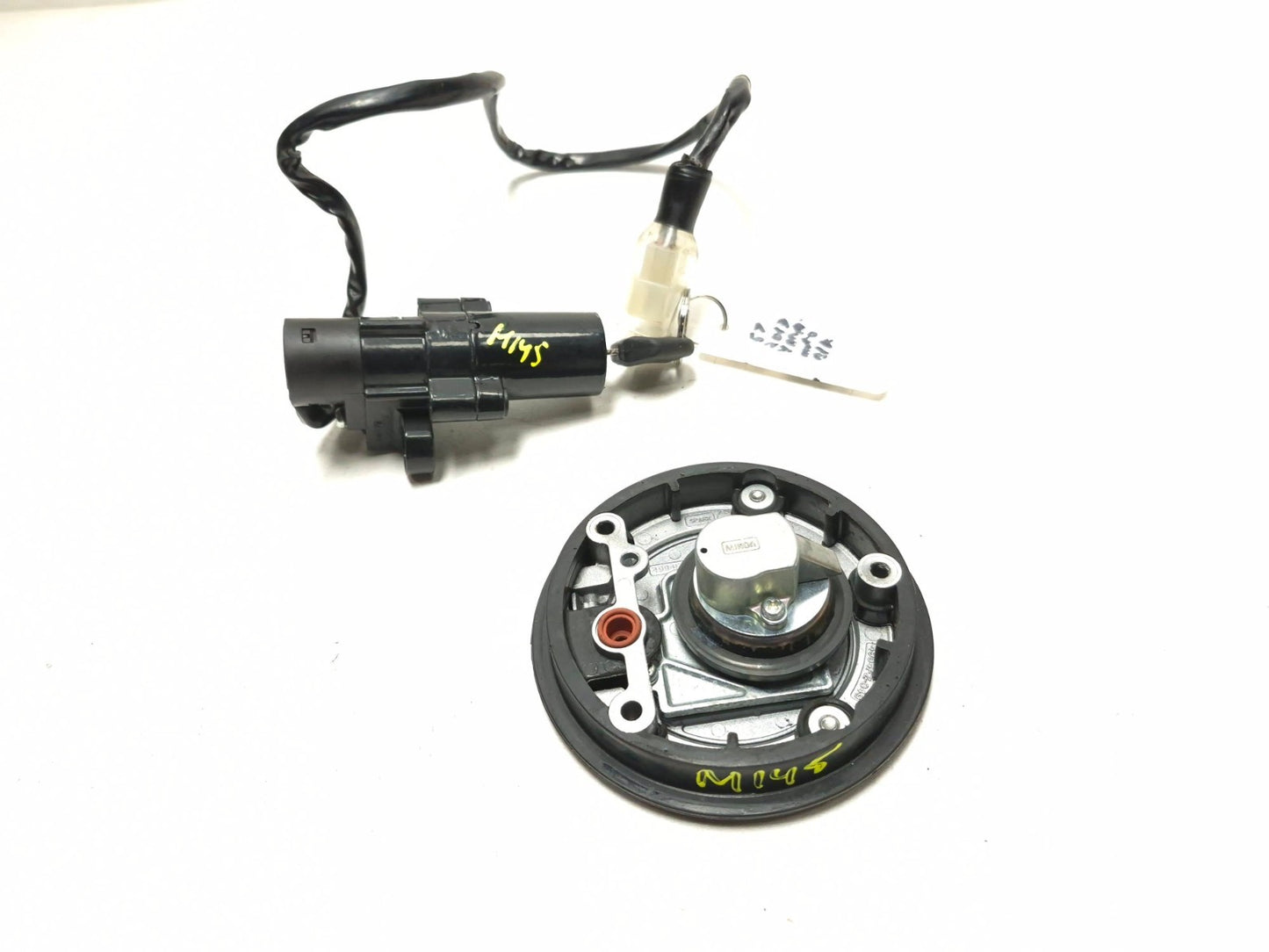 2017 Yamaha Yzf R3 Ignition Lock Switch & Fuel Cap Lock Set OEM