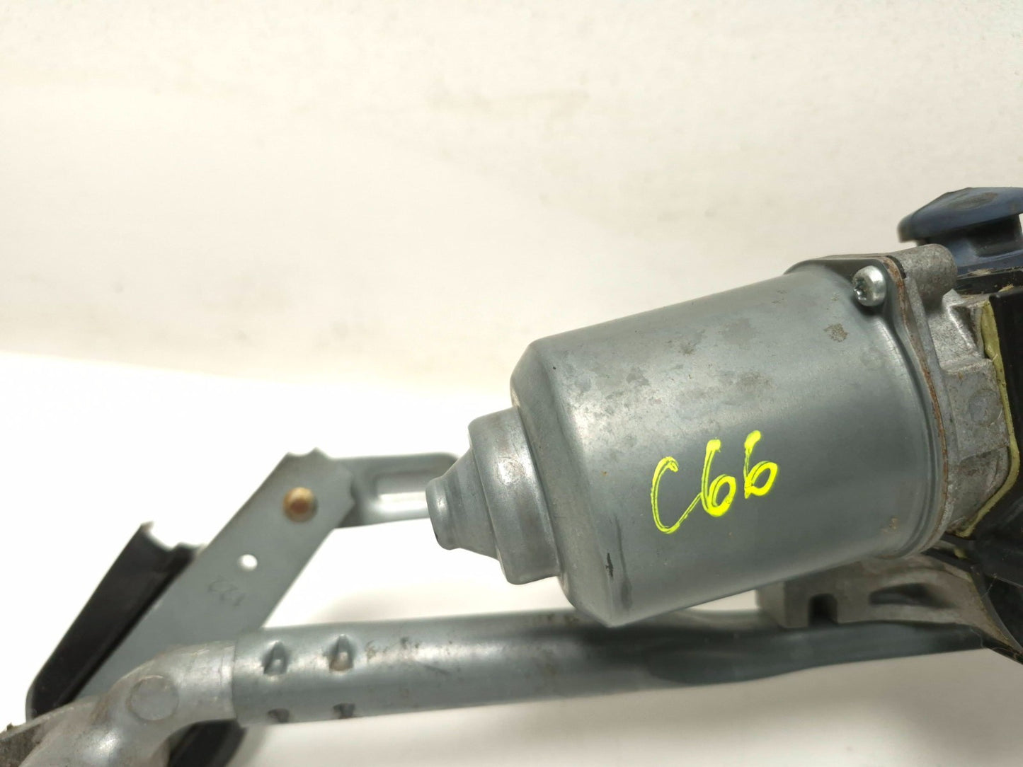 2012 Hyundai Sonata Windshield Wiper Motor W/ Linkage OEM