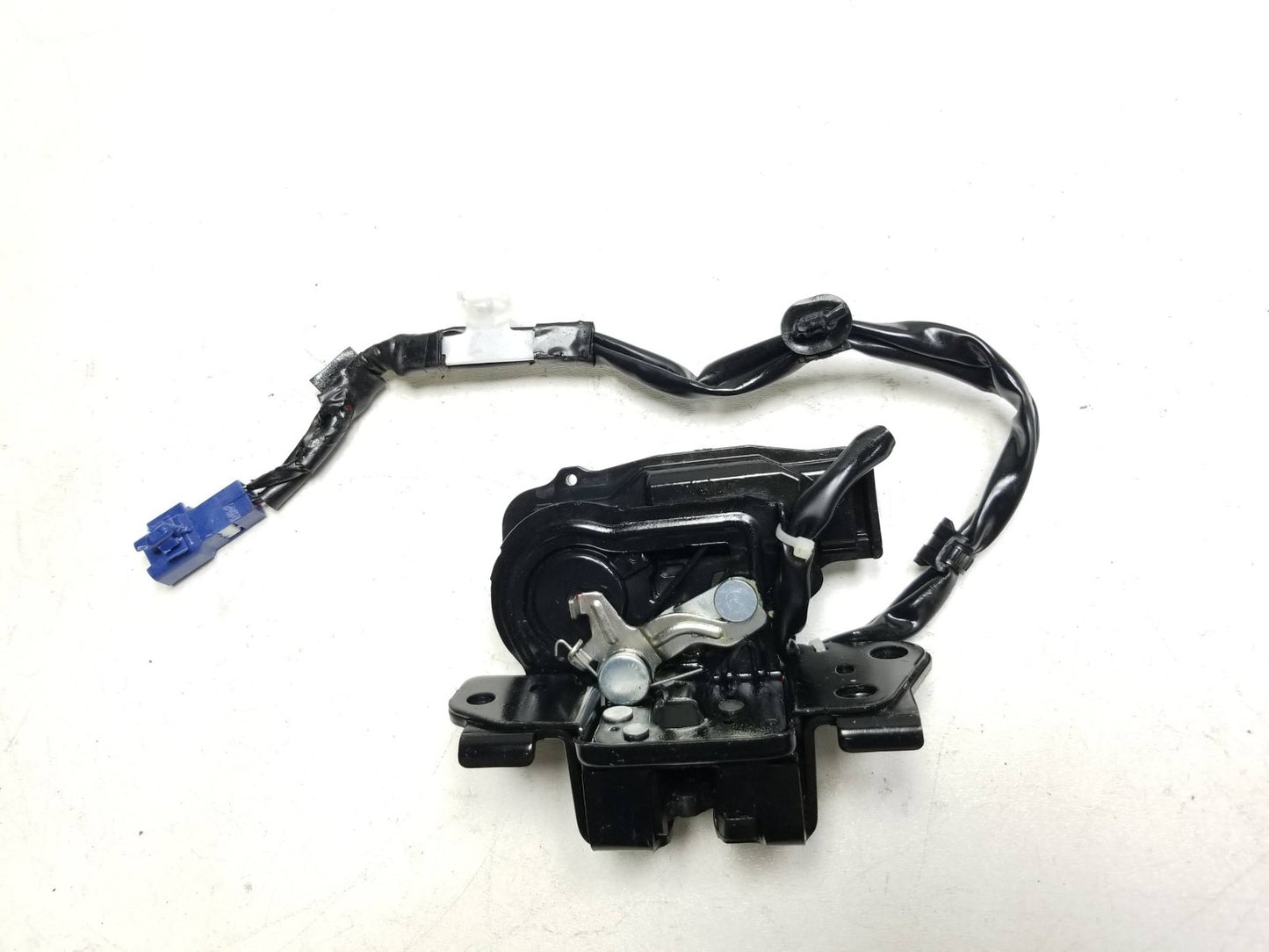 11-17 Lexus CT200h Trunk Lock Latch Actuator Oem✅