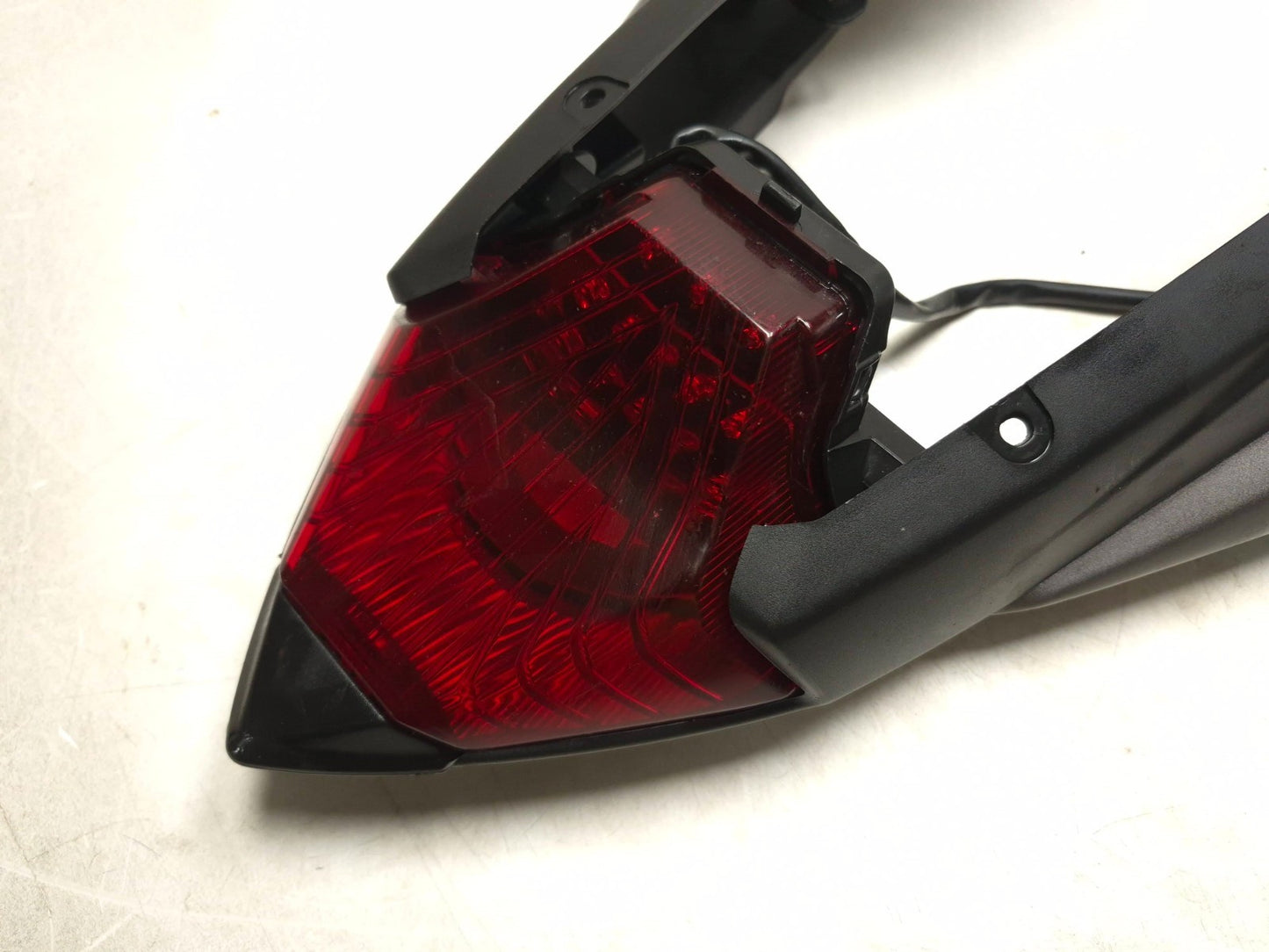 2024 Yamaha Yzf R3 Tail Brake Light W/ Fairing Cover Assy OEM