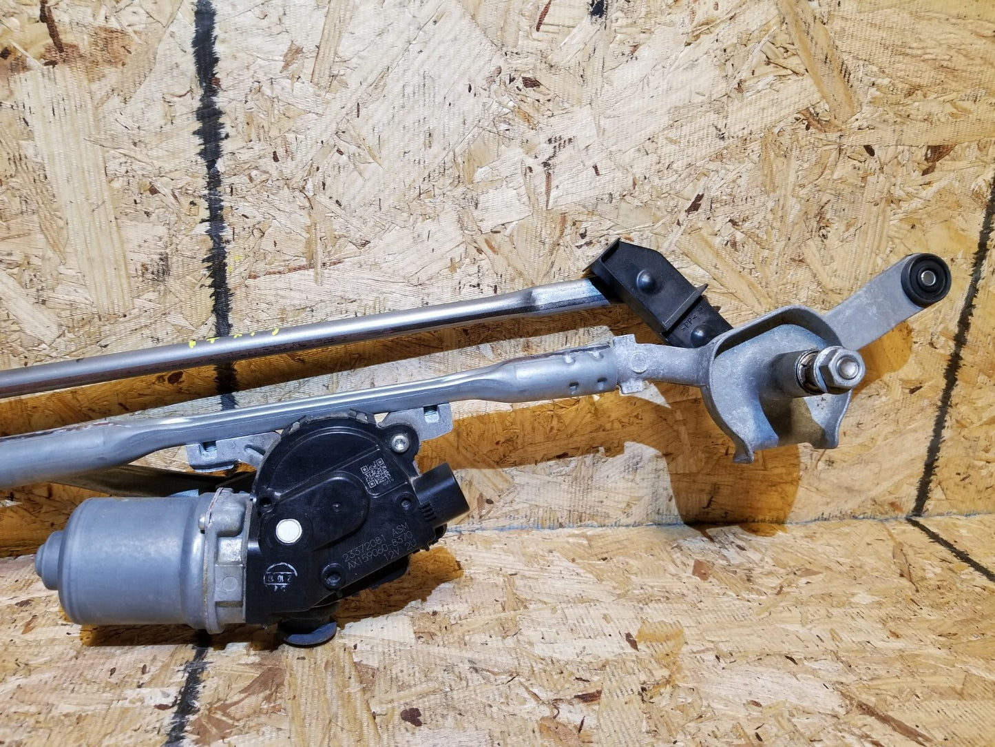 2017 Cadillac Xt5 Windshield Wiper Motor W/ Linkage OEM