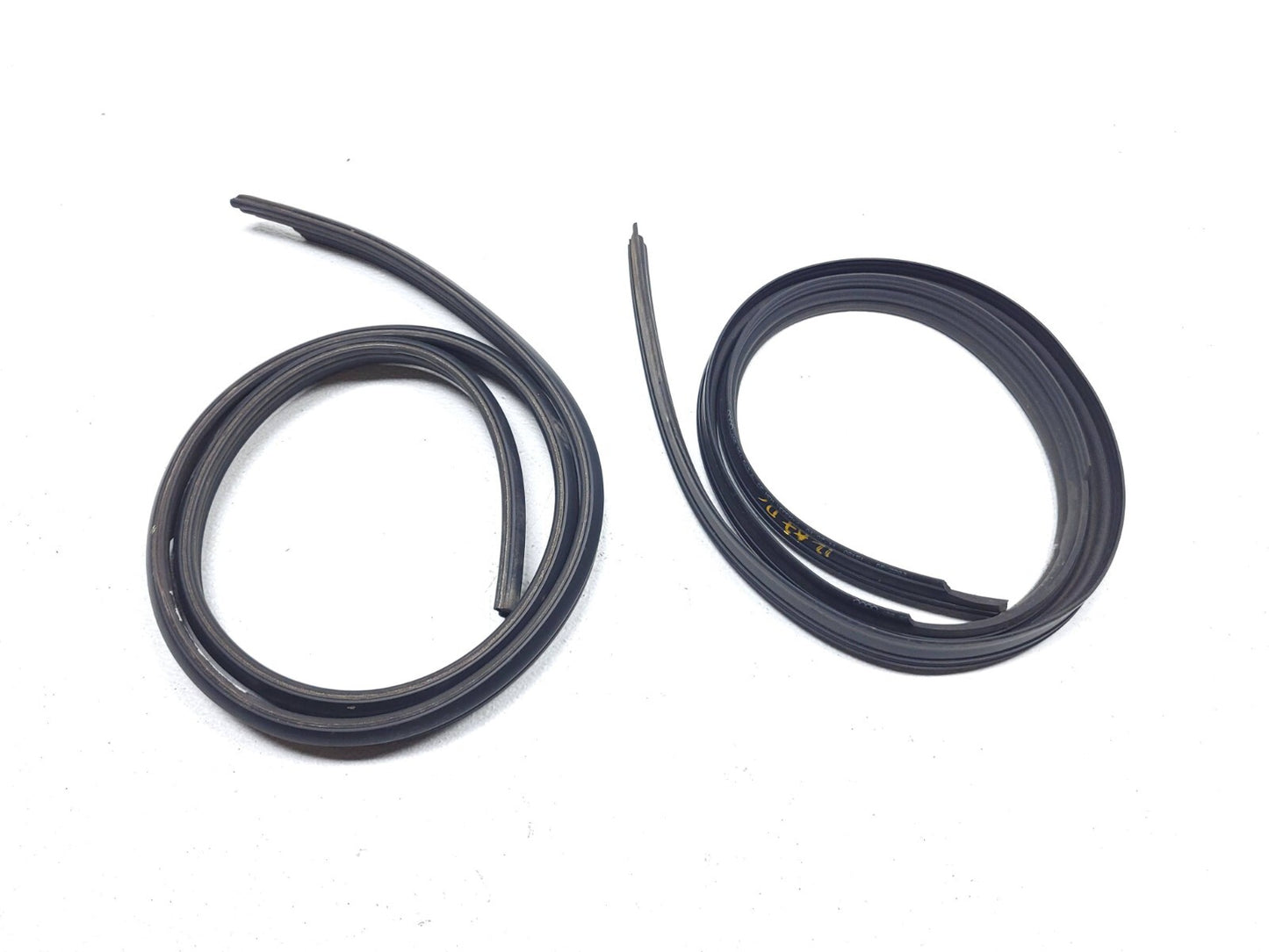 2012 Audi A7 Roof Frame Weatherstrip Seal Pair Left Right OEM