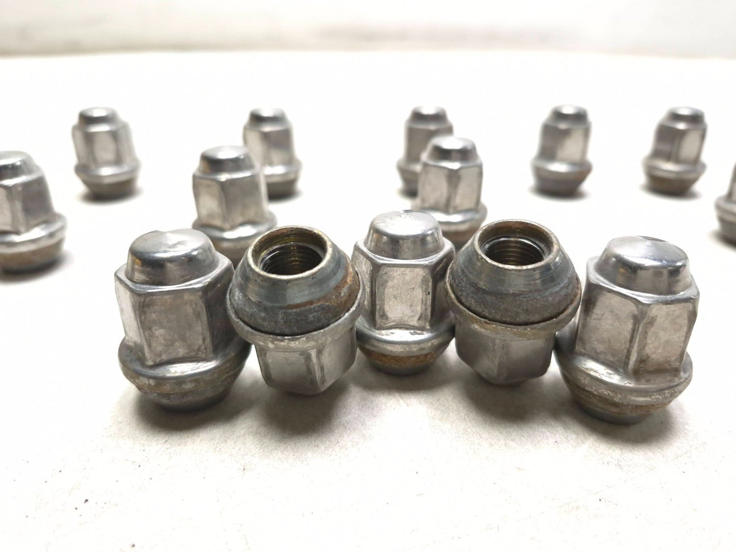 2010 Ford Mustang 4.0l Wheel Lug Nut 15pcs OEM