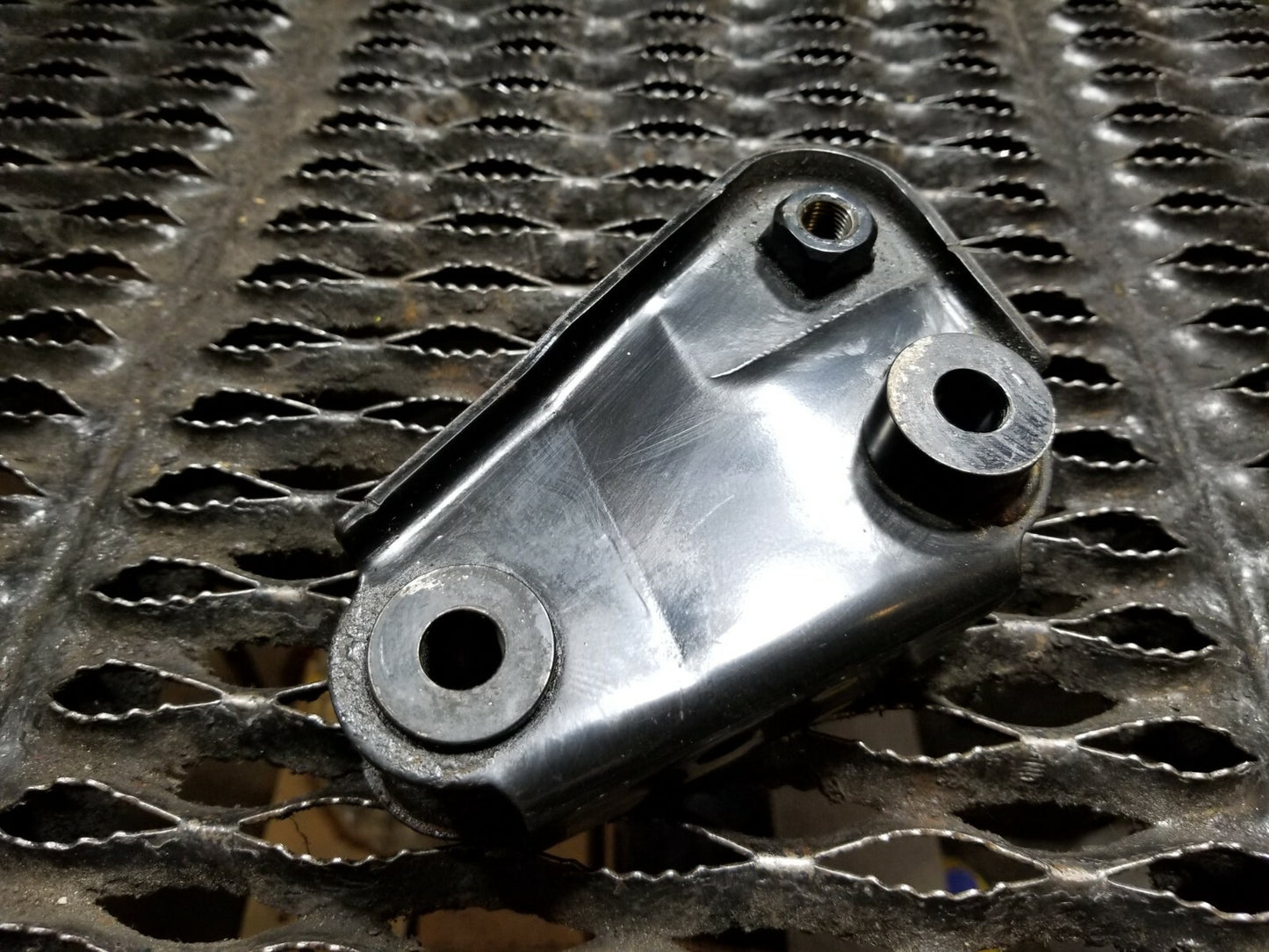 16 17 18 19 Nissan Rogue 2.5l Engine Mount Bracket OEM 36k Miles