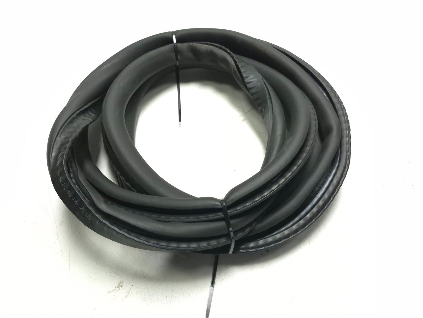 2011 BMW 750li Front Door Weatherstrip Seal Left & Right Pair OEM
