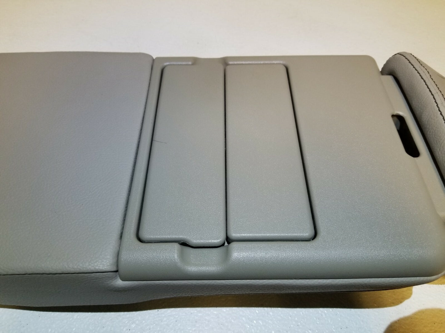 2013 Ford Edge Rear Center Seat Armrest Upper Cushion OEM