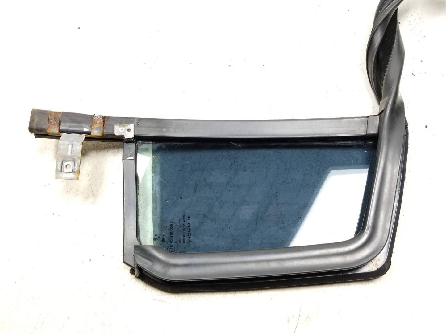 2010-2014 Chrysler 200 Door Vent Window Glass Rear Passenger Side Right OEM