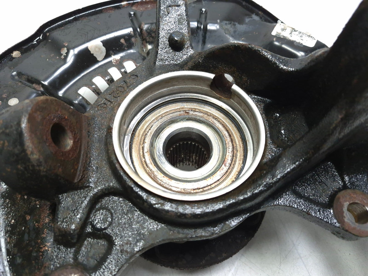 2017 Toyota Highlander Front Spindle Knuckle W/hub Left Driver Side OEM