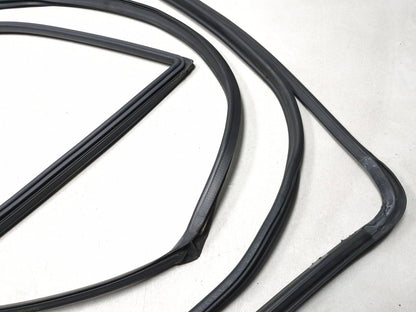 2007 Saab 9-5 Aero Front Passenger Door Weatherstrip Seal Kit OEM