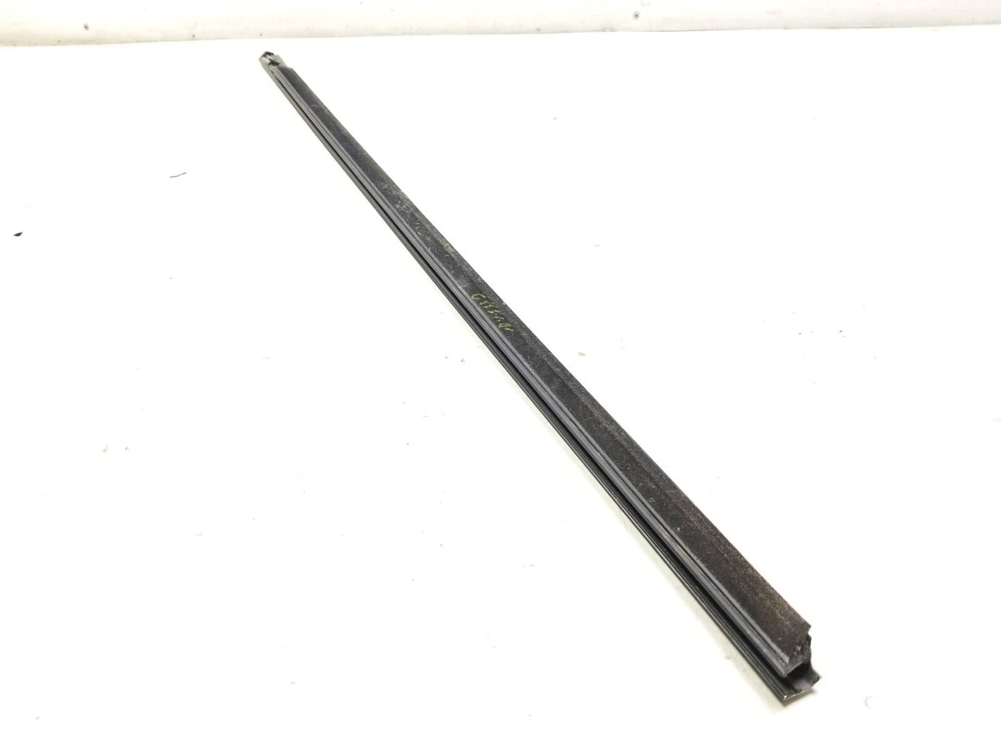2008 - 2015 Nissan Rogue Front Door Window Belt Seal Driver Side Left 2pcs OEM