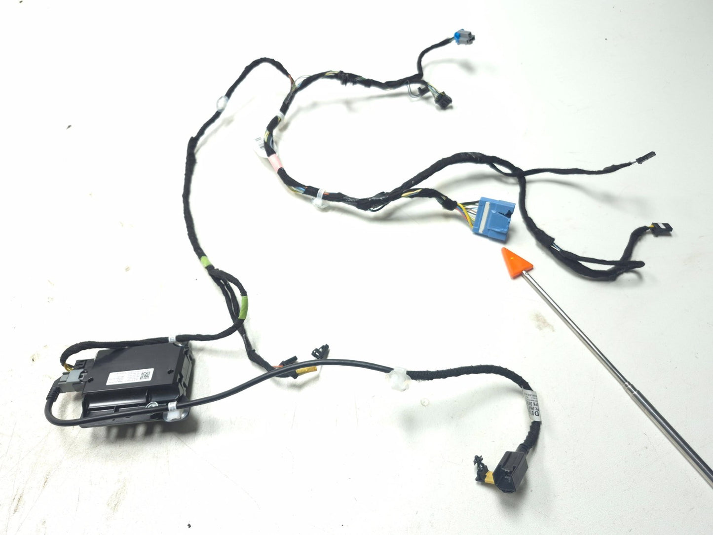 2019 Tesla Model 3 Usb Hub Charger And Center Console Wiring Harness OEM