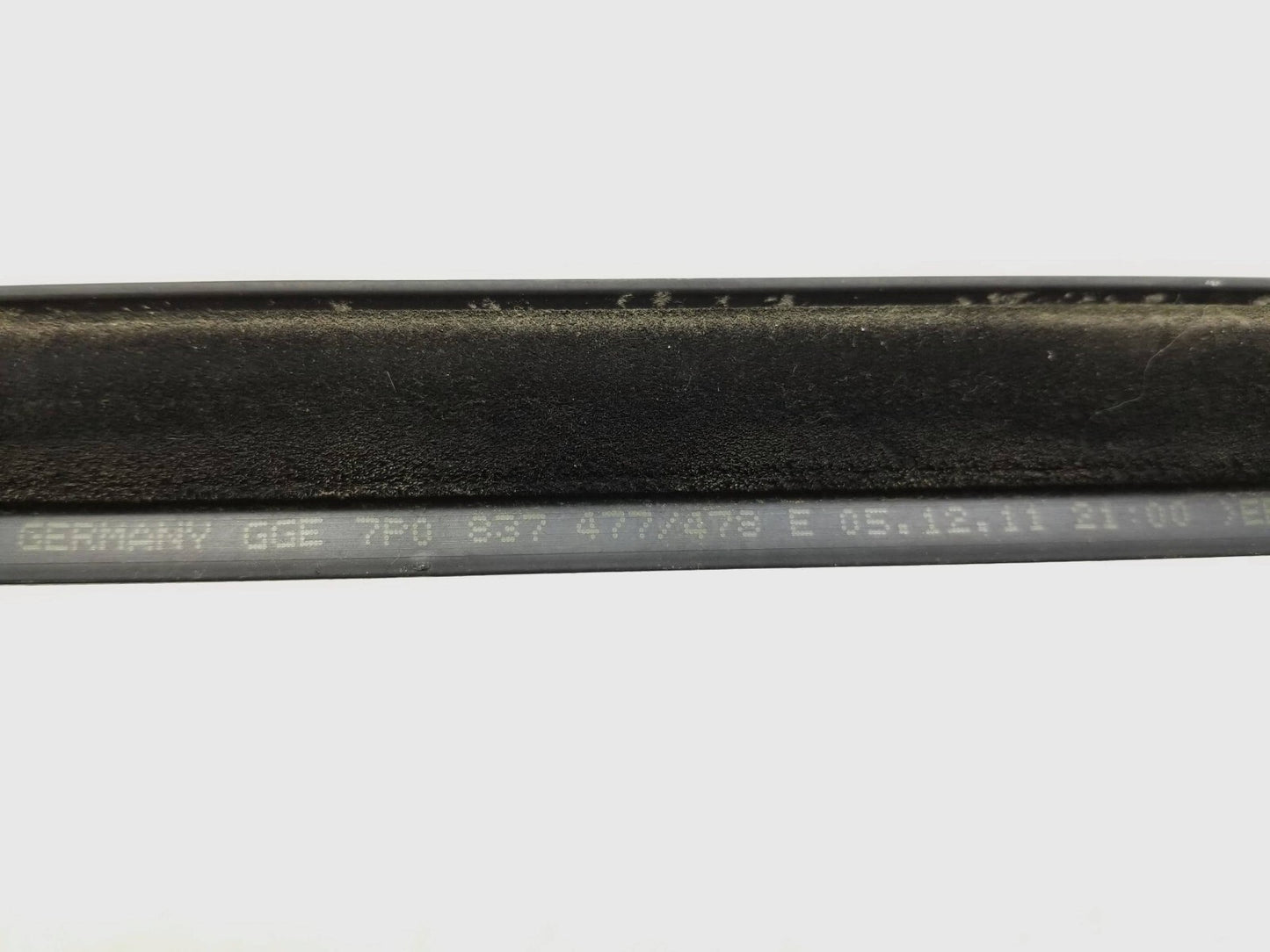 2012 Porsche Cayenne Door Window Frame Molding Front Passenger Side Right OEM