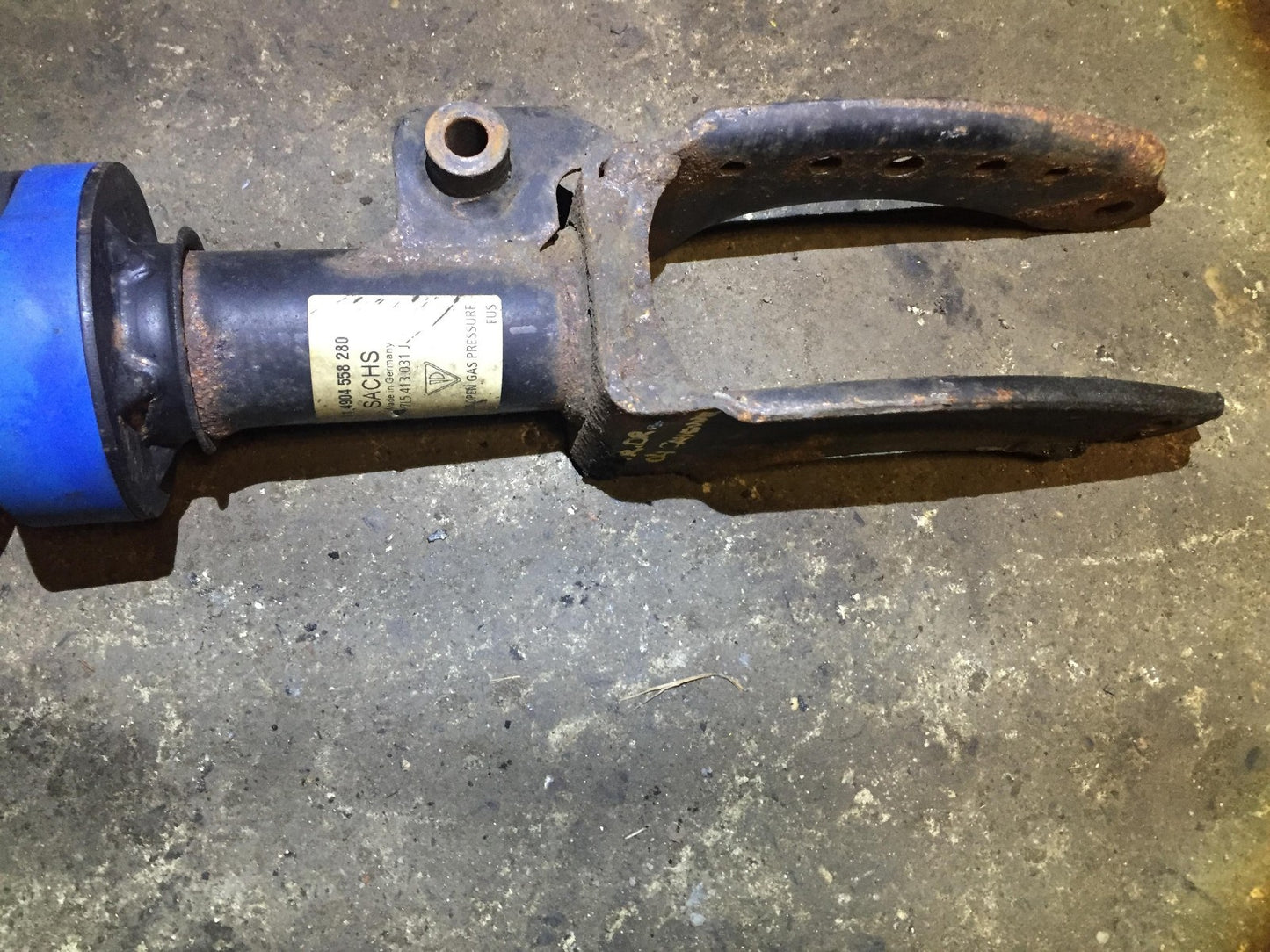 04 05 06 Porsche Cayenne Shock Strut Absorber Front Left Driver Side OEM