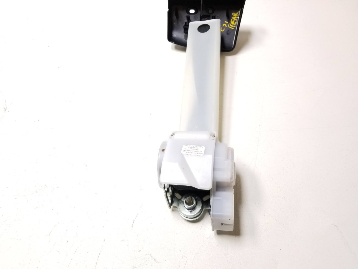 2011 - 2013 Jeep Grand Cherokee Rear Center Seat Belt Retractor OEM