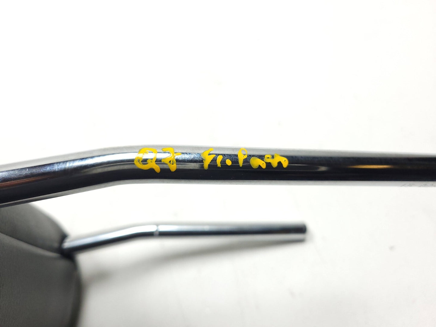 2009 - 2015 Audi Q7 Front Seat Headrest Passenger Side Right OEM