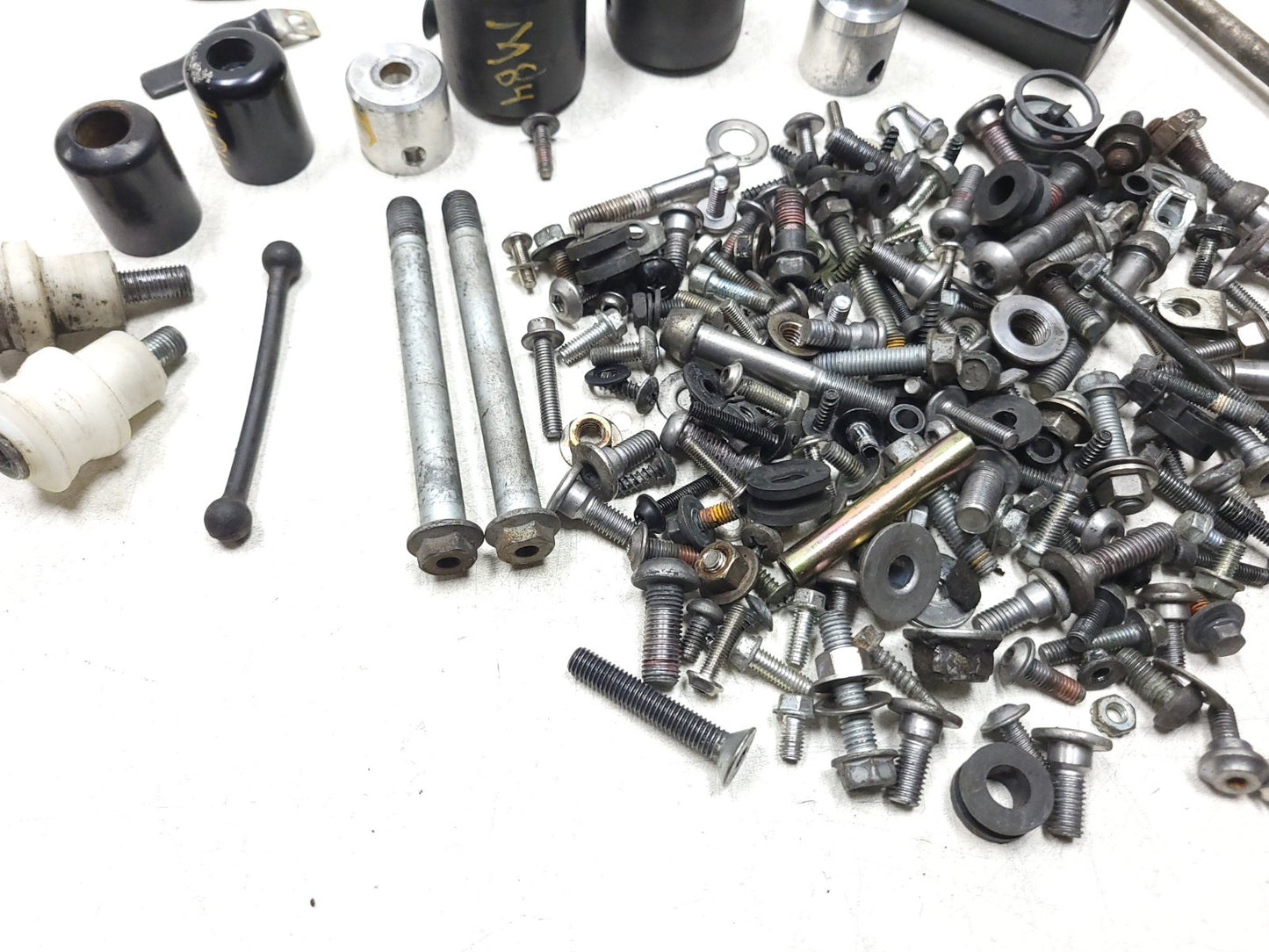 2007 Kawasaki Ninja Zx-6r Zx600  Misc Chassis Bolts And Hardware OEM