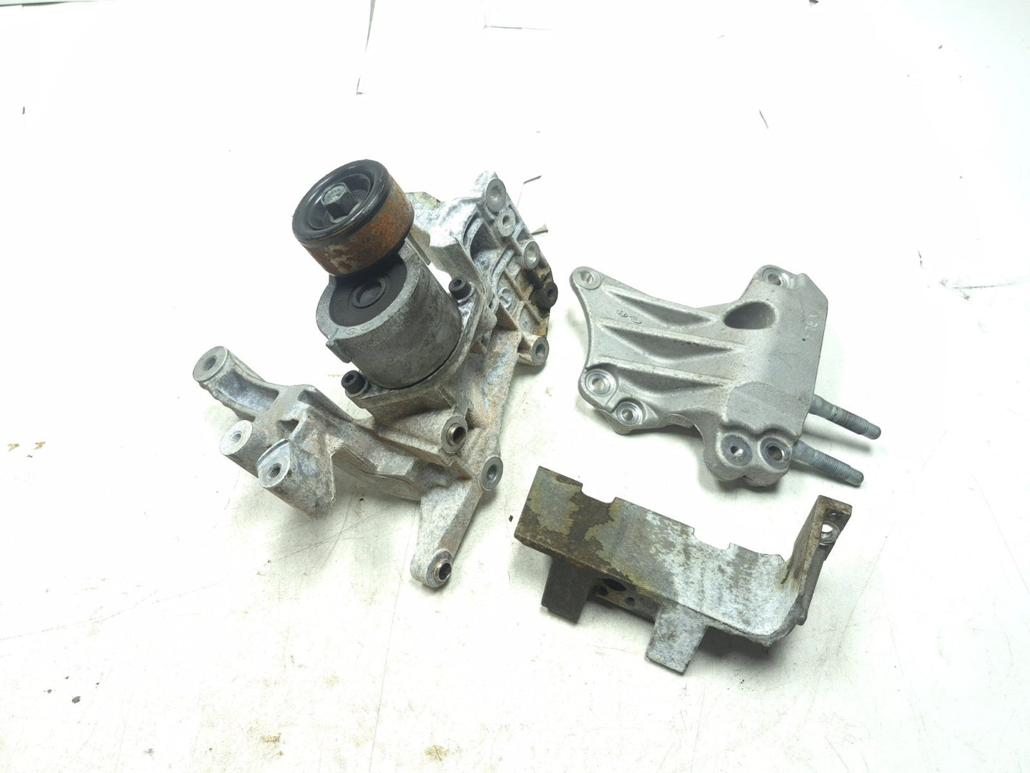 2018 Hyundai Sonata 2.4l Belt Tensioner Pulley & A/c Compressor Bracket 3 Pcsoem