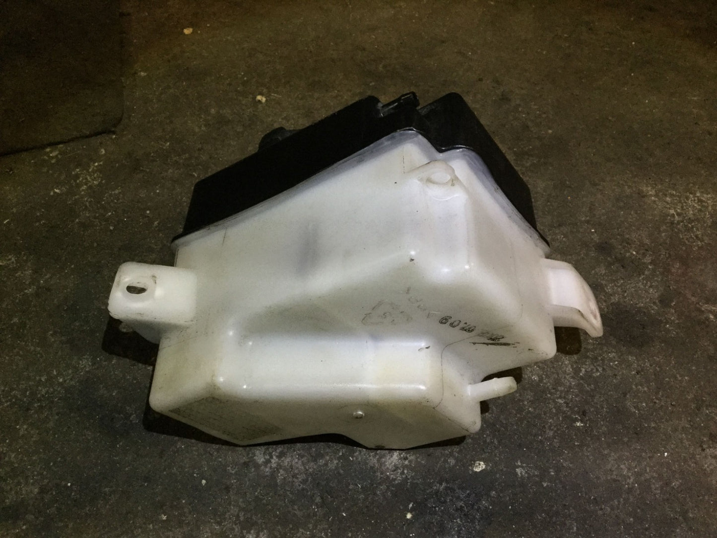06 07 08 09 10 11 Kia Rio 1.6l Engine Coolant Reservoir Bottle OEM