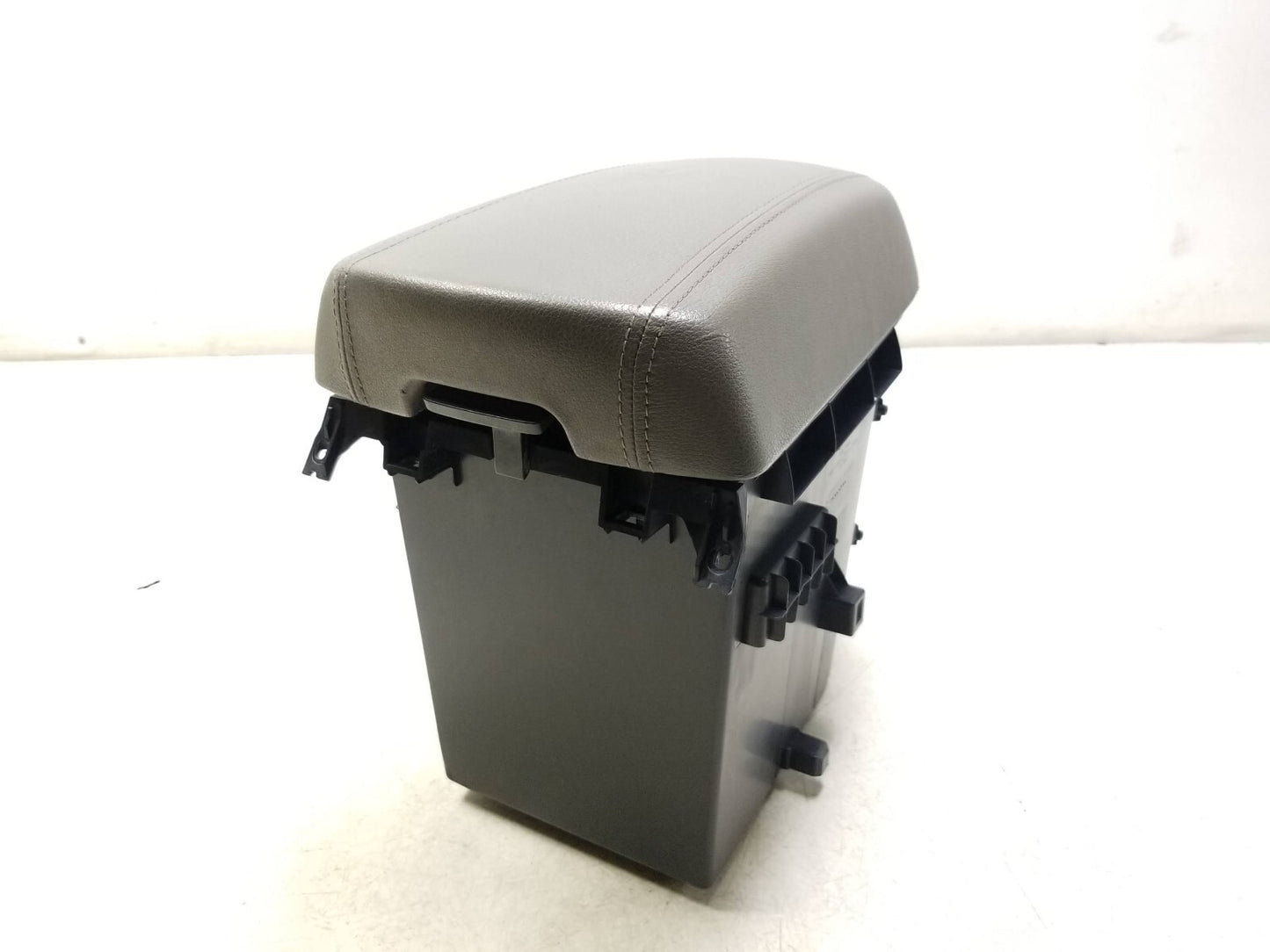 2011 - 2013 Kia Sportage Center Console Armrest & Storage Bin OEM