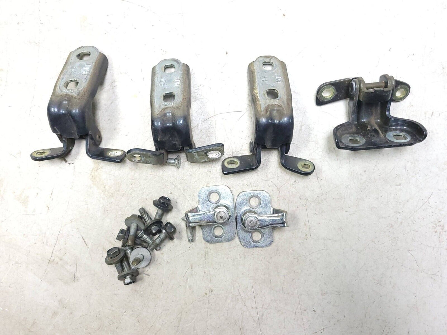 10-15 Chevrolet Equinox Door Hinge Front & Rear Passenger Side Right OEM