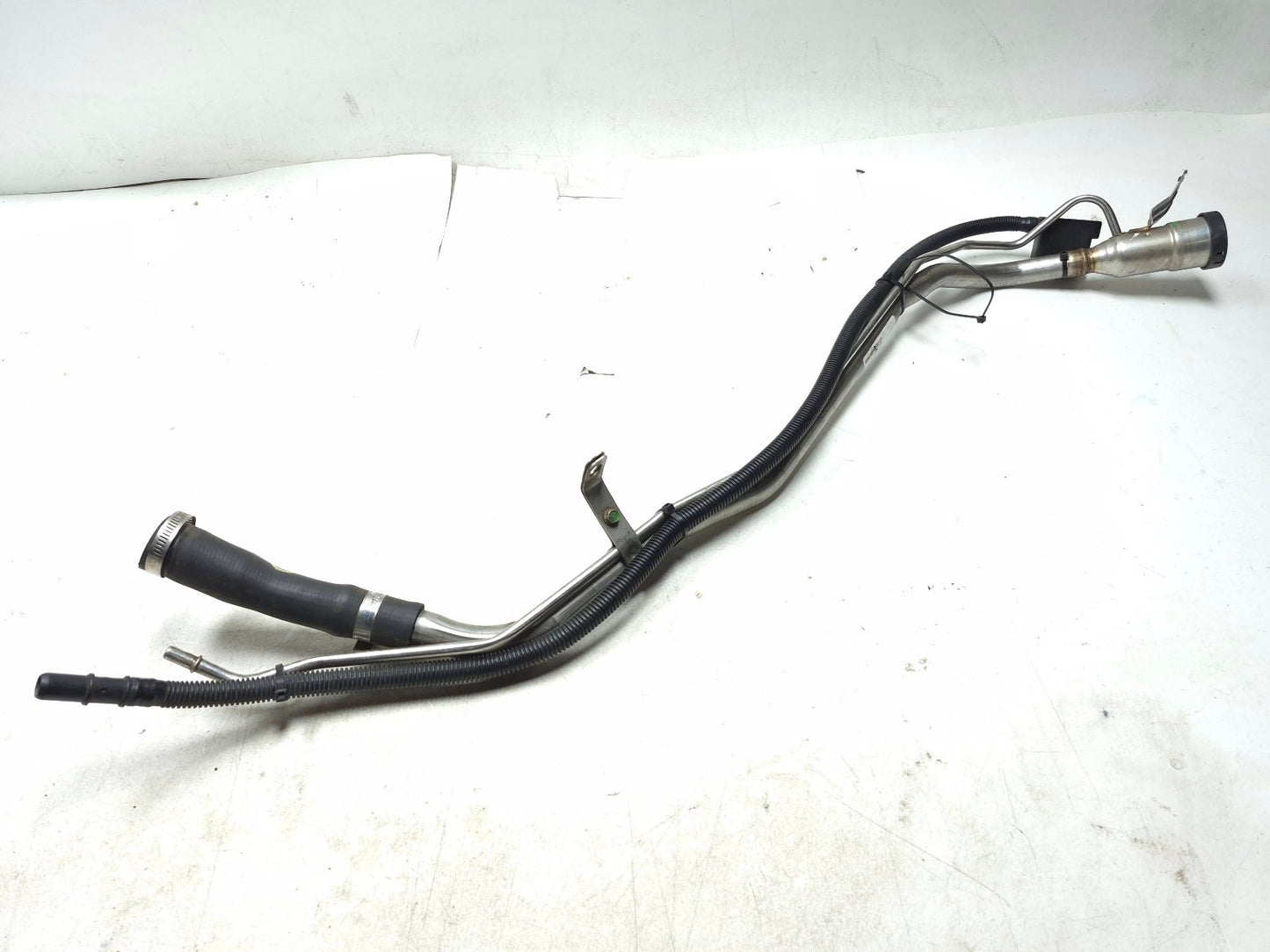 2017 Cadillac Xt5 Fuel Filler Neck Pipe Tube OEM 84108468