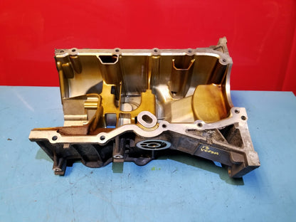 2013 Nissan Versa 1.6l Engine Upper Oil Pan OEM