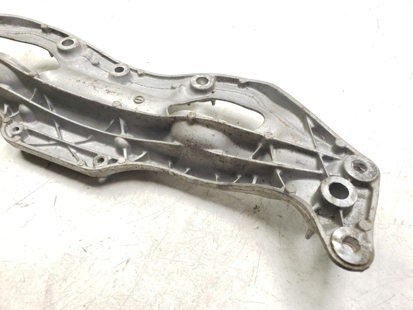 2010 Acura Tsx 2.4l Rear Lower Engine Mount Base OEM