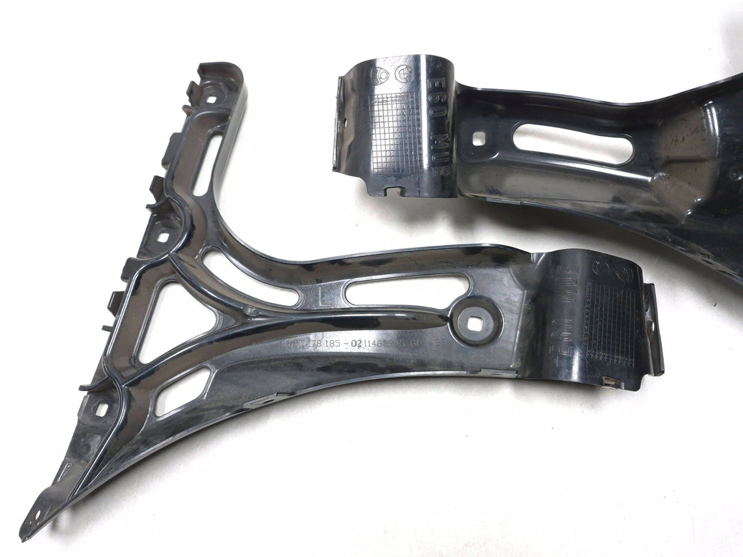 2008 BMW 530i E60 Rear Bumper Mount Bracket Left & Right OEM
