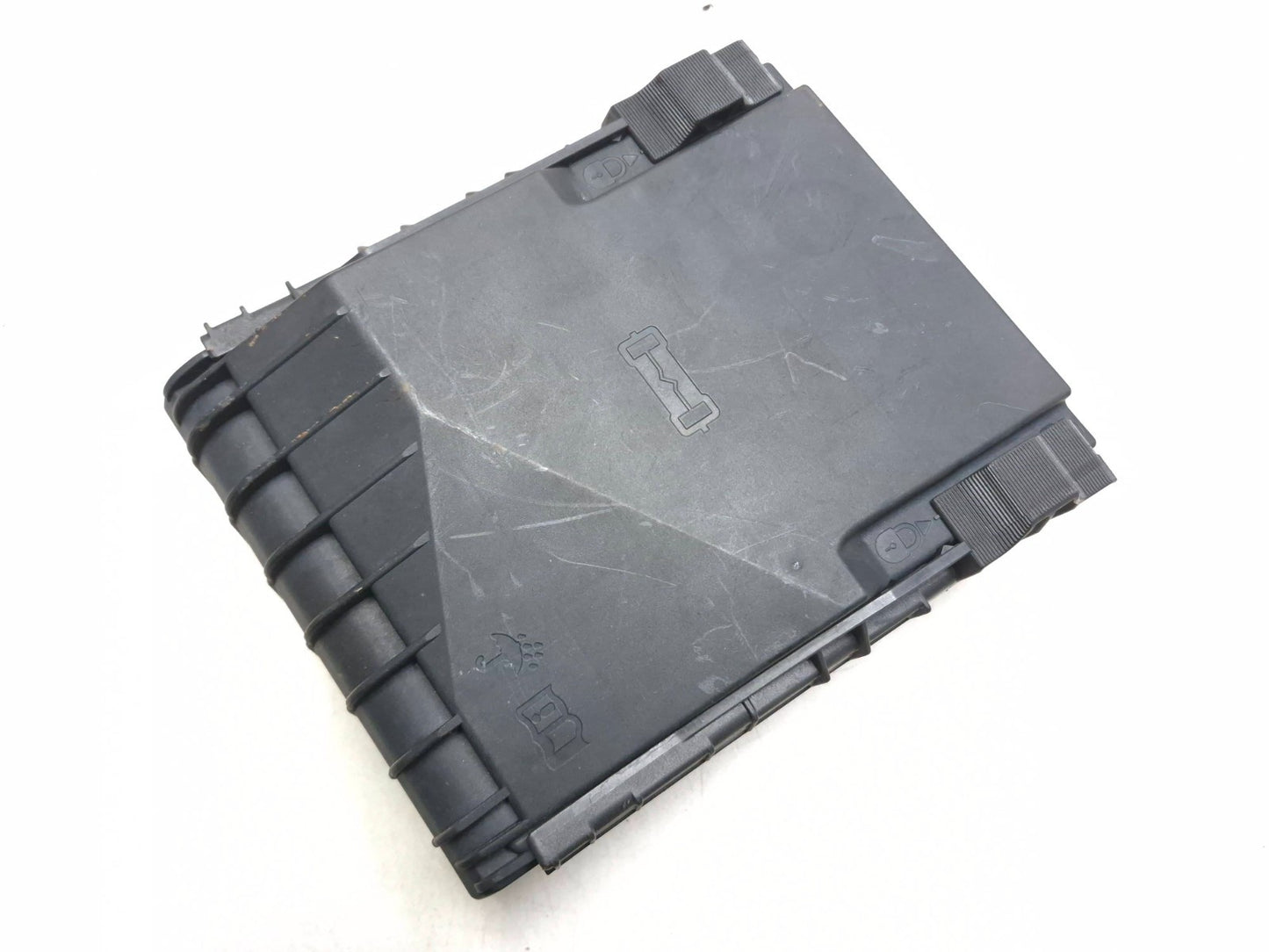 2011 Volkswagen Tiguan Engine Fuse Relay Box Plate Cover OEM