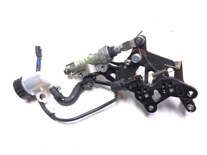 2016 Yamaha Yzf R3 Right Footrest W/ Rear Brake Cylinder W/ Pedal Assy OEM