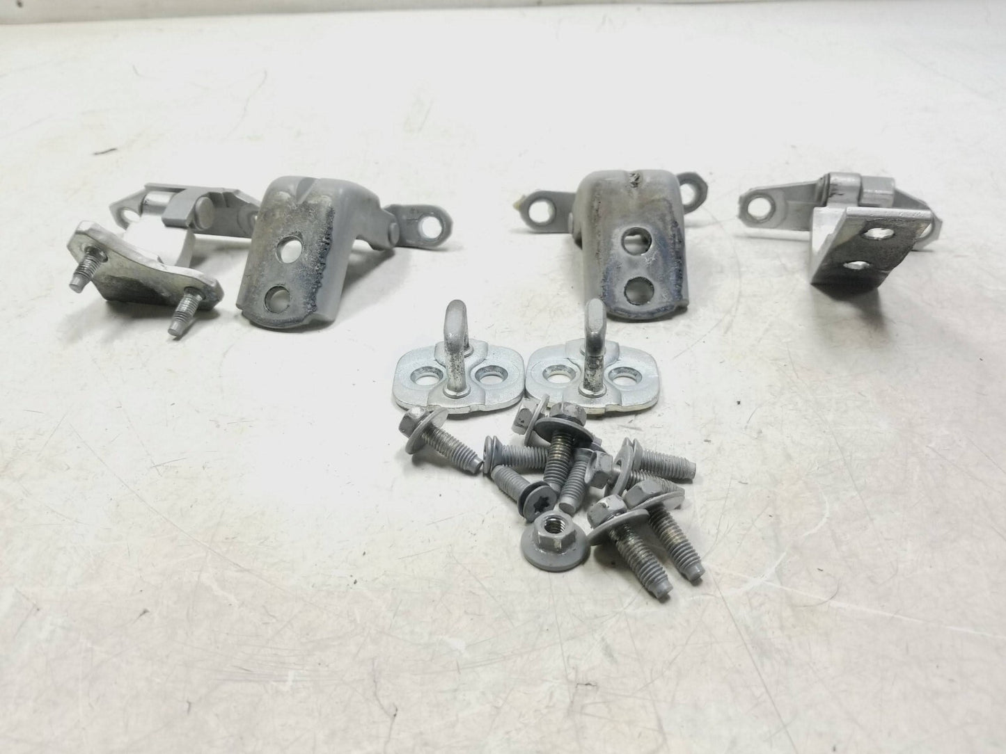 2009 Infiniti G37 Passenger Side Door Hinge & Striker 6pcs W/ Bolt 10pcs OEM