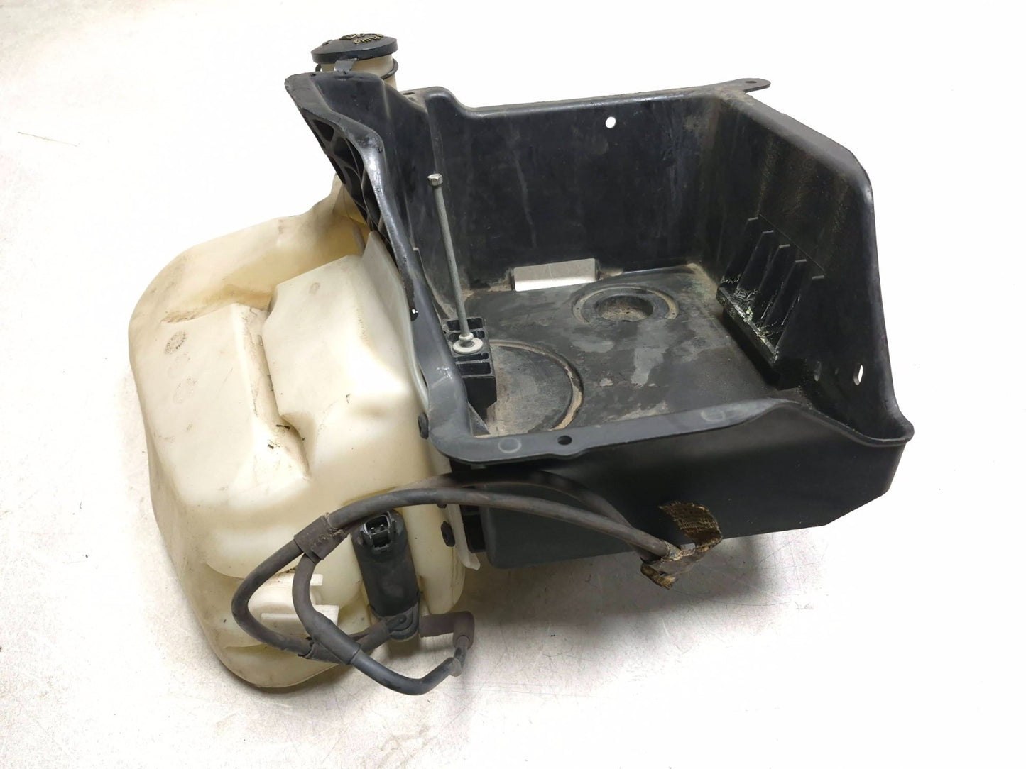 2008 Lincoln Navigator Windshield Reservoir Bottle & Battery Tray OEM