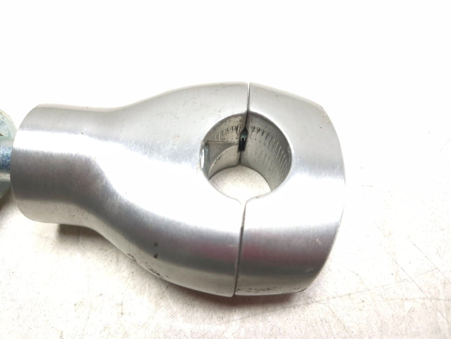 2005 Suzuki Boulevard С50 Handlebar Riser Holder Pair OEM