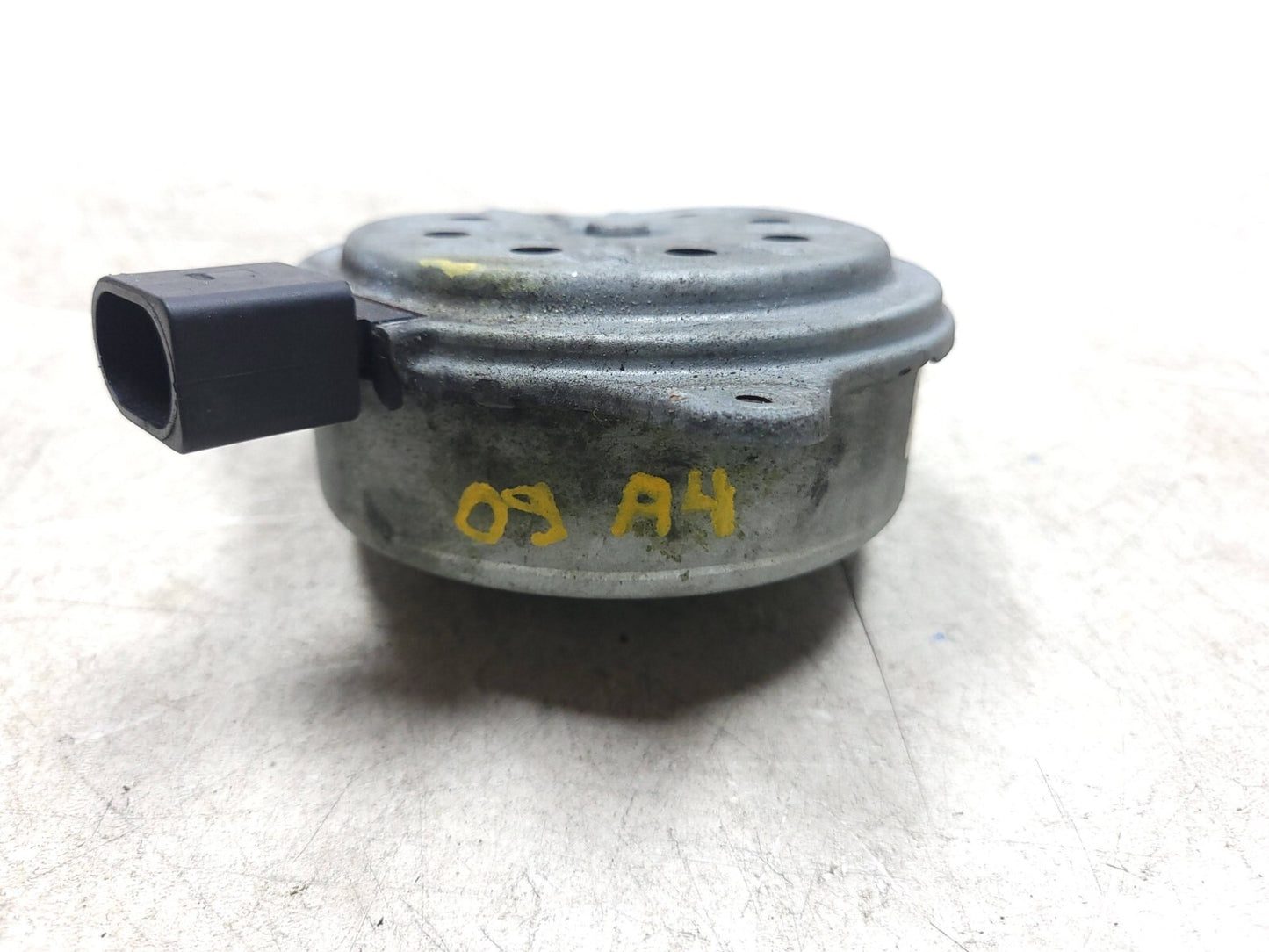 2009 - 2012 Audi A4 S4 Sedan Radiator Cooling Fan Motor Electric OEM